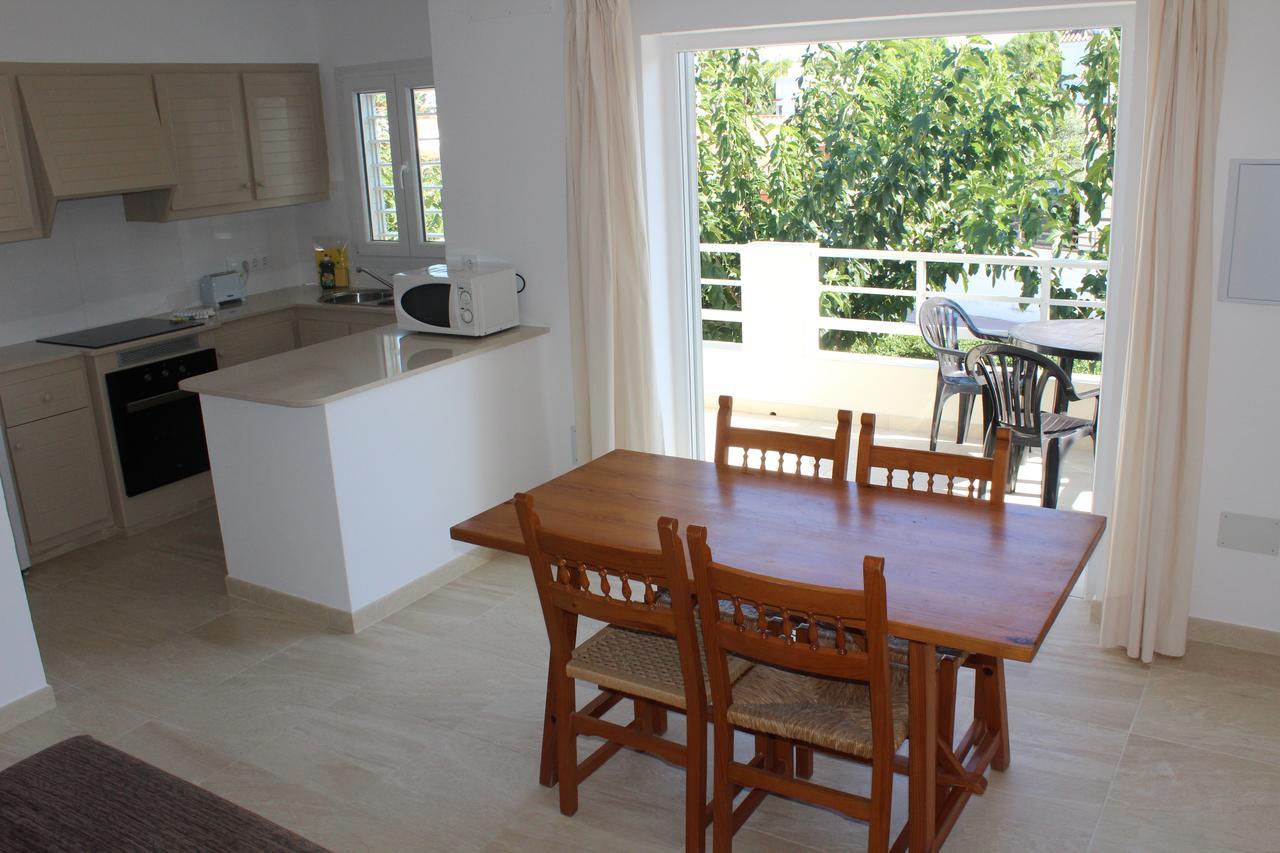 Apartamentos Rayma I-Ii-Iii Cala Blanca  Esterno foto