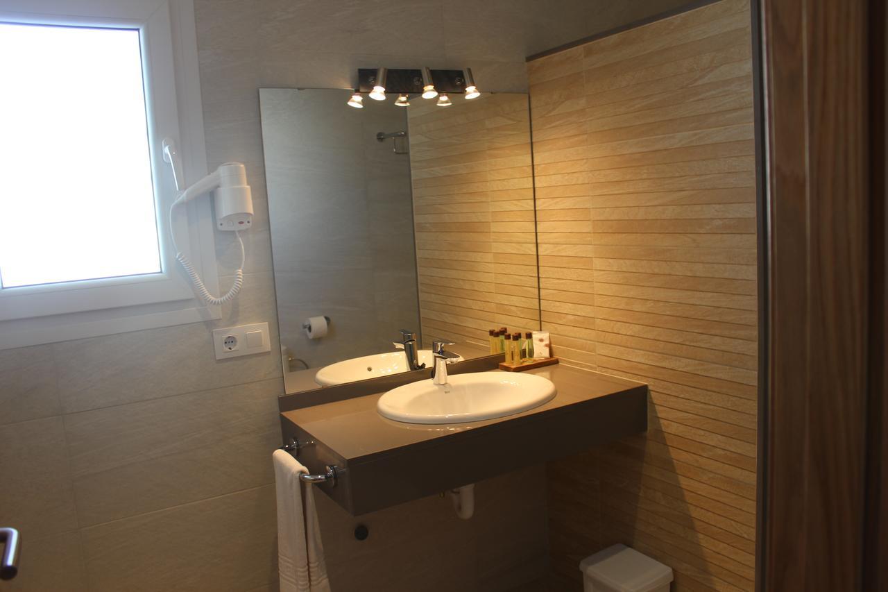Apartamentos Rayma I-Ii-Iii Cala Blanca  Esterno foto