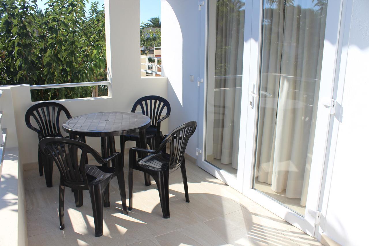 Apartamentos Rayma I-Ii-Iii Cala Blanca  Esterno foto